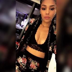 Meet your Posher, Ceci